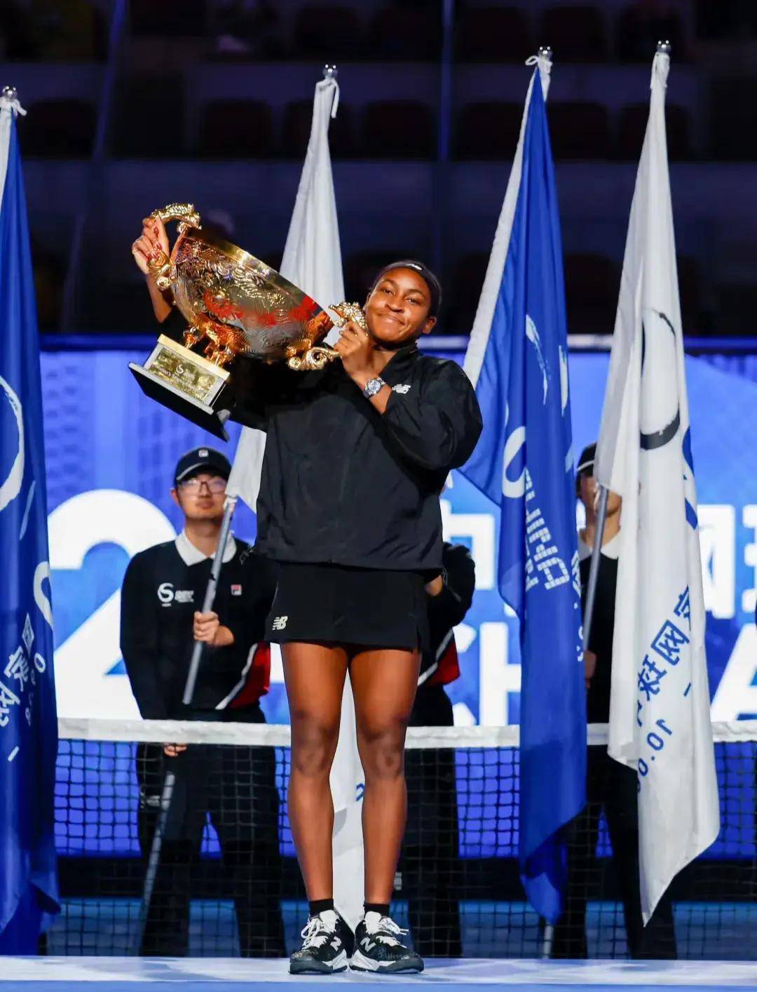 底线对峙 底线对峙